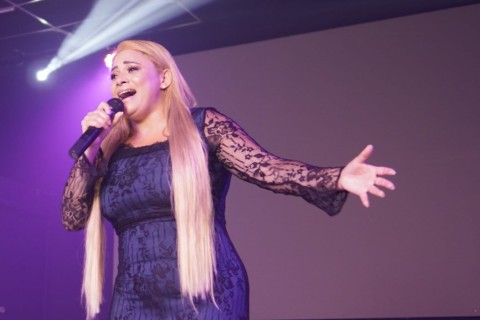 Cantora Cianny Lyra lança o seu trabalho na Rádio e na Tv Web Jesus Cristo Para As Nações de Santa Gertrudes SP.